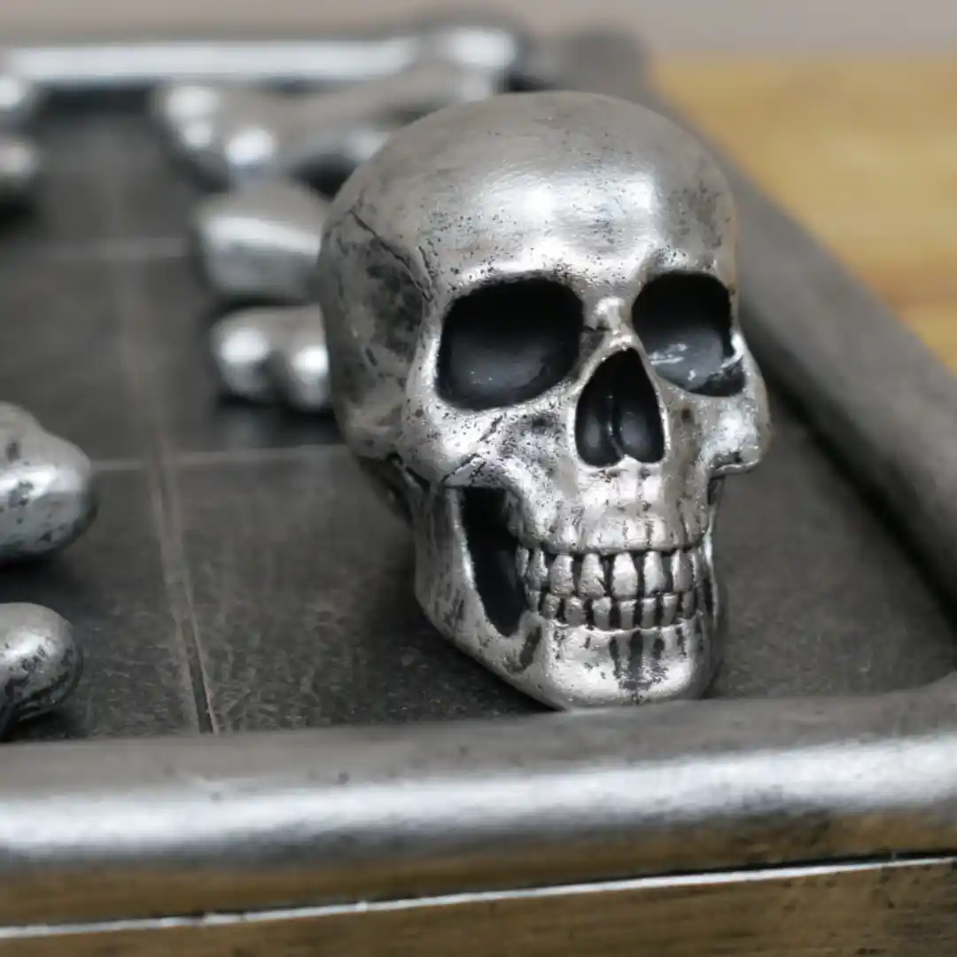 9013 - Skull & Crossbones Board - Image 3